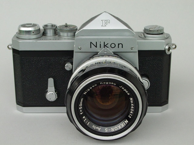 Nikon F mit 1,4/50 Normaloptik (Foto: Harald Schwarzer)